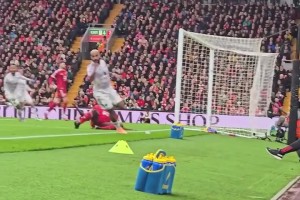 绝杀点球被扑，反遭绝杀！网友：如此澳假，怎能不爱