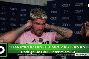 什克里尼亚尔这拙劣的演技，都倒在地上了还在偷看