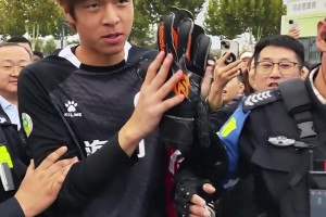 帅哥一枚！点球封神的南通门将蔡天龙人气爆棚