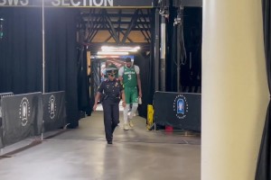 10中1正负值-20！弗拉格被卫冕冠军上了一课，赛后落寞离场