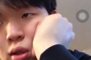 天将降大任于斯人！02世界杯夺冠时刻，场边的大罗百感交集