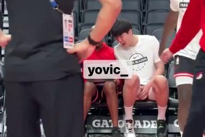 这也差太多了吧？网友对比杨瀚森和姚明训练中的动作速率