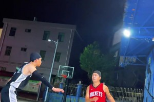 欢乐替补席，笑得七仰八叉的~