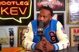 巴郎戴维斯回忆：林疯狂时期更衣室塞满了记者，我受伤给了他机会