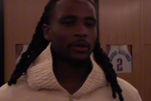 基恩和维埃拉短暂冲突，斯塔姆介入，顶牛+锁喉回应