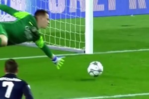 不一样的集锦！纳因格兰飞铲断球的暴力美学！