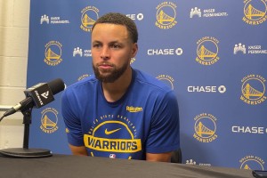 库里谈自己赛前穿耐克训练：在代言品牌方面，我现在已经是完全自由球员了