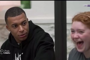 姆巴佩：梅西现在不在巴萨了，你应该关注皇马队