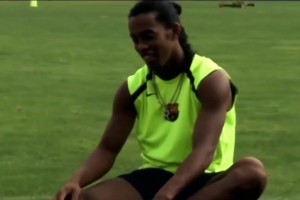 相视一笑！名场面：巴斯托尼穿裆过掉迪巴拉，小魔仙一脸茫然！